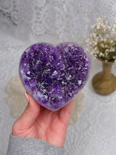 Load image into Gallery viewer, Amethyst heart