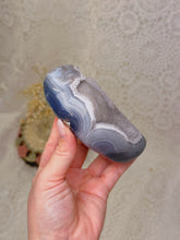Load image into Gallery viewer, Druzy agate heart