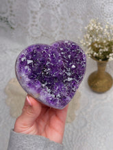 Load image into Gallery viewer, Amethyst heart