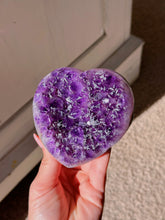 Load image into Gallery viewer, Amethyst heart
