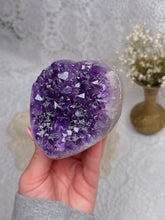 Load image into Gallery viewer, Amethyst heart