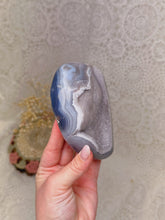 Load image into Gallery viewer, Druzy agate heart