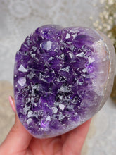 Load image into Gallery viewer, Amethyst heart