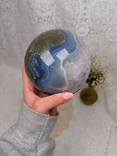 Load image into Gallery viewer, Amethyst sphere with blue agate