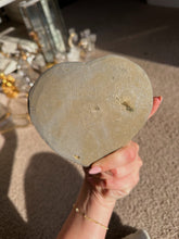 Load image into Gallery viewer, Champagne sugar druzy amethyst