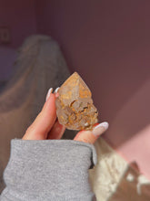 Load image into Gallery viewer, Castle quartz (from Madagascar)
