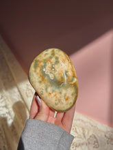 Load image into Gallery viewer, Carnelian palmstone
