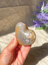 Load image into Gallery viewer, Flower agate heart
