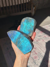 Load image into Gallery viewer, Labradorite freeform
