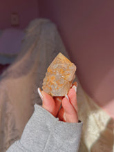 Load image into Gallery viewer, Castle quartz (from Madagascar)
