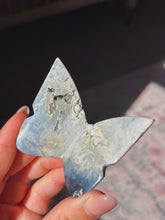 Load image into Gallery viewer, Blue plume agate butterfly
