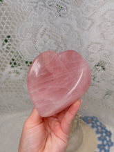 Load image into Gallery viewer, Rose quartz heart bowl
