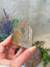 Load image into Gallery viewer, Quartz with rutile tower
