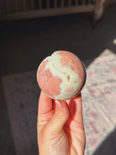 Load image into Gallery viewer, Petal agate sphere
