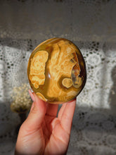 Load image into Gallery viewer, Carnelian XXL palmstone
