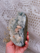 Load image into Gallery viewer, Apophyllite/stilbite freeform
