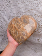 Load image into Gallery viewer, Peach moonstone heart
