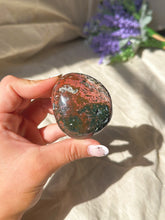 Load image into Gallery viewer, Veinless ocean jasper palmstone
