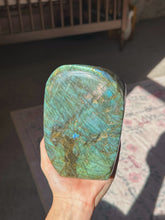 Load image into Gallery viewer, Labradorite Freeform

