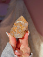 Load image into Gallery viewer, Castle quartz (from Madagascar)
