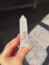 Load image into Gallery viewer, Flower agate tower

