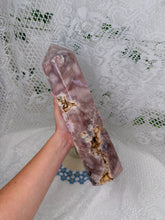 Load image into Gallery viewer, Pink amethyst tower
