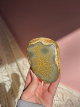 Load image into Gallery viewer, Carnelian palmstone
