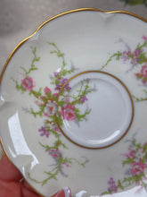 Load image into Gallery viewer, Floral dish
