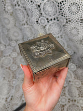 Load image into Gallery viewer, Vintage jewelry box
