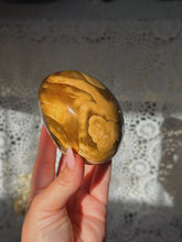 Load image into Gallery viewer, Carnelian XXL palmstone
