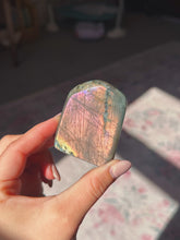 Load image into Gallery viewer, Labradorite freeform
