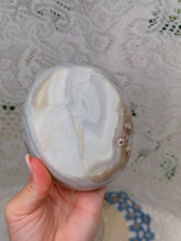 Load image into Gallery viewer, Orca agate bowl
