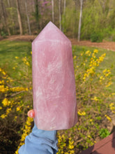 Load image into Gallery viewer, Rose quartz tower
