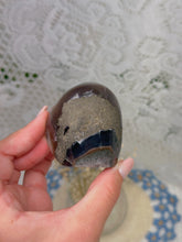 Load image into Gallery viewer, Druzy amethyst and agate freeform
