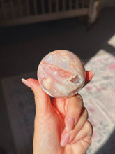 Load image into Gallery viewer, Flower agate sphere (butterfly)

