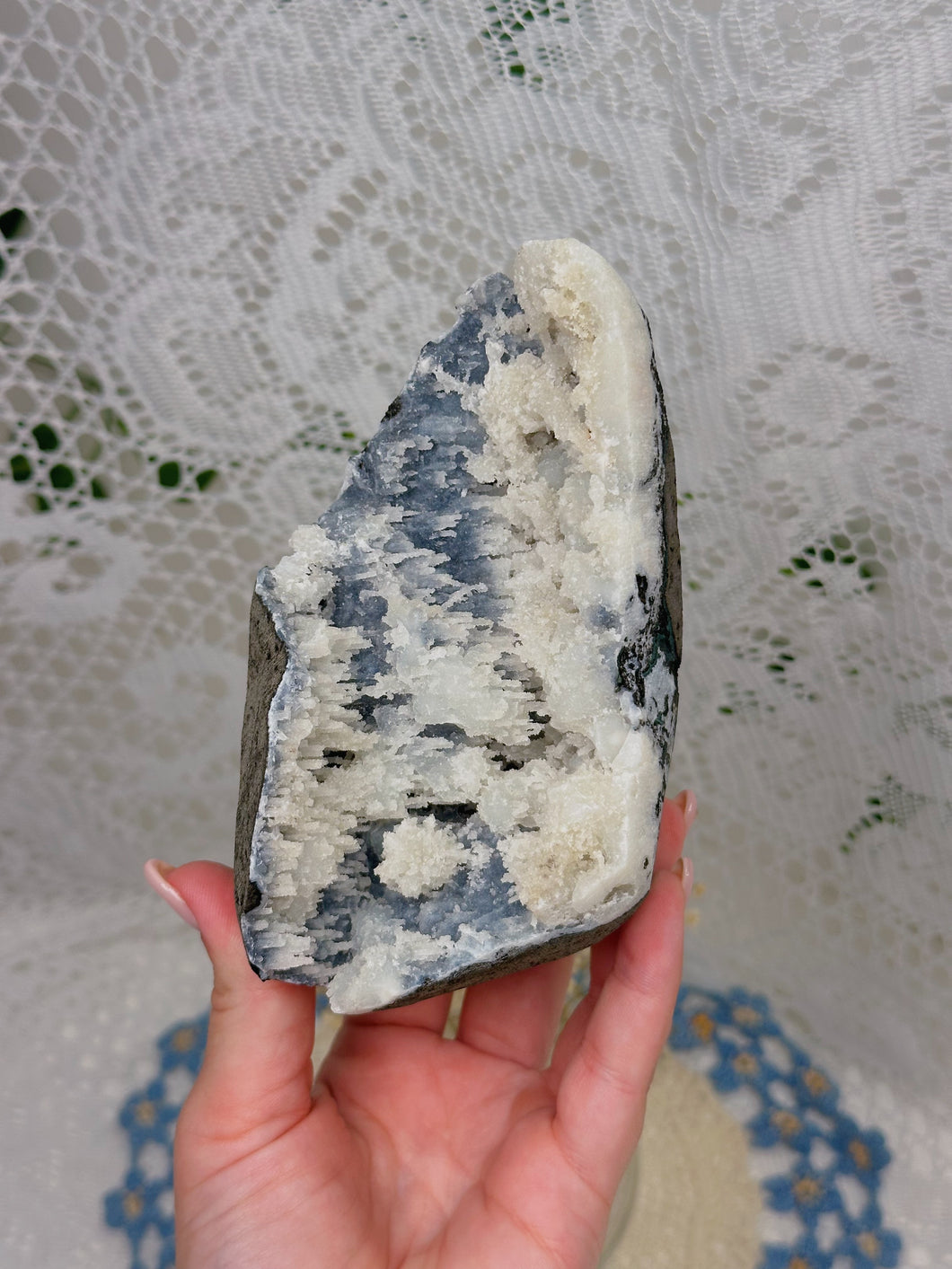 Chalcedony zeolite