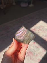 Load image into Gallery viewer, Labradorite freeform
