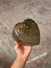 Load image into Gallery viewer, Vintage heart shaped jewelry box
