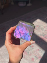 Load image into Gallery viewer, Labradorite freeform
