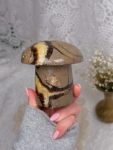 Load image into Gallery viewer, Septarian mushroom (UV reactive)
