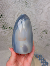 Load image into Gallery viewer, Orca agate freeform
