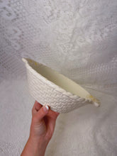 Load image into Gallery viewer, Vintage bowl
