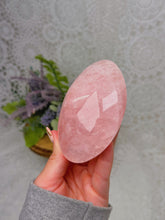Load image into Gallery viewer, Rose quartz palmstone
