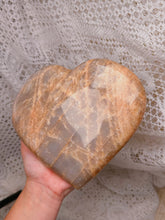 Load image into Gallery viewer, Peach moonstone heart

