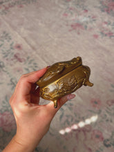 Load image into Gallery viewer, Vintage jewelry box
