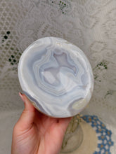 Load image into Gallery viewer, Orca agate bowl

