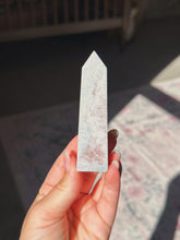 Load image into Gallery viewer, Flower agate tower
