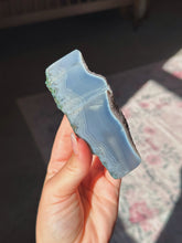 Load image into Gallery viewer, Druzy agate lighting bolt
