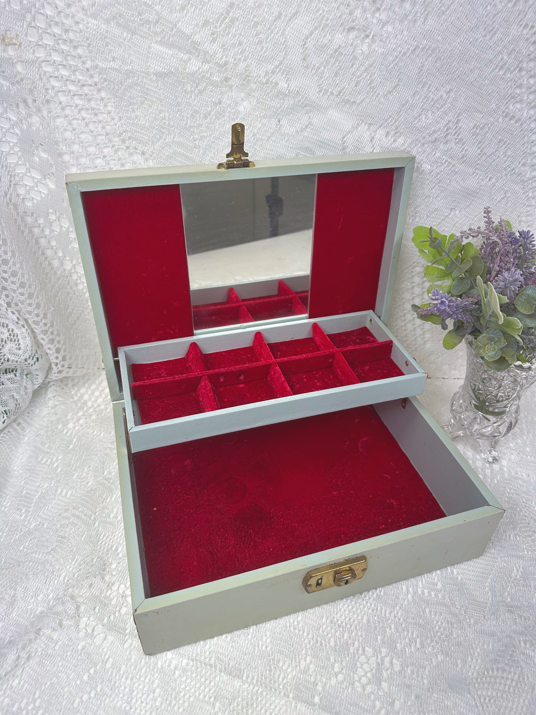 Jewelry box