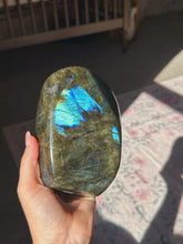 Load image into Gallery viewer, Labradorite Freeform
